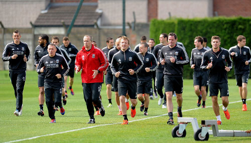 当选全场最佳：姆博莫本轮非洲杯数据一览（姆博莫当选全场最佳：本轮非洲杯数据盘点）