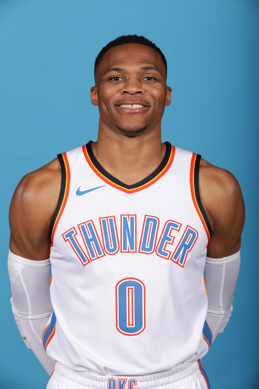 意甲：尤文客场3-0轻取卡利亚里（意甲战报：尤文客场3-0完胜卡利亚里）