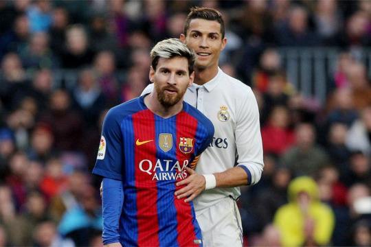 36分钟2板！艾顿遭喷惨：畏惧对抗+不会抢板+防守漏洞+非内线答案（36分钟仅2篮板！艾顿遭狂批：惧身体对抗、抢板乏力、防守漏洞百出、并非内线答案）