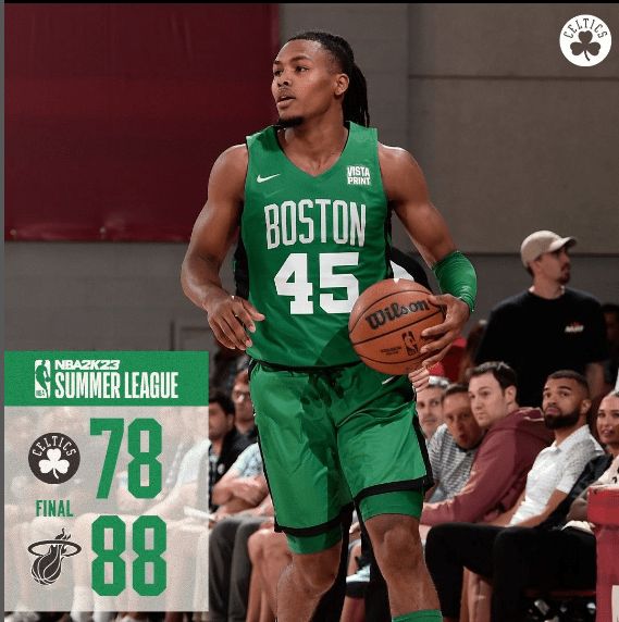 库库：家人支持谁？我说想要球票就得穿切尔西球衣（库库笑谈家人立场：想拿球票，先穿切尔西球衣）