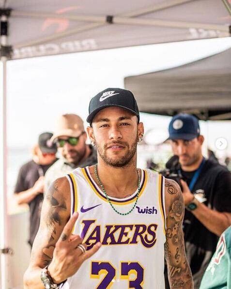 贾府球员努里心脏骤停后留下后遗症，家人：他现在能表达情绪（阿贾克斯球员努里心脏骤停后遗症犹存，家属称其已能表达情绪）