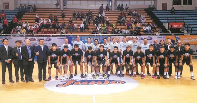 克林斯曼：看好葡萄牙夺得世界杯；希望内马尔为巴西出战（克林斯曼：看好葡萄牙问鼎世界杯，盼内马尔代表巴西登场）