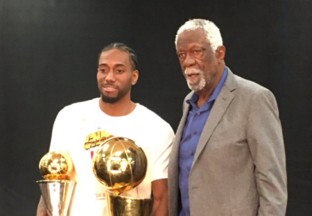 真能演！体毛没碰到追着要哨，詹姆斯都快追打裁判了！（演技拉满！根本没碰着也狂要哨，詹姆斯急得差点追着裁判质问！）