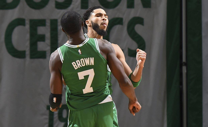 球队用一波流终结悬念（球队凭借一波流锁定胜局）