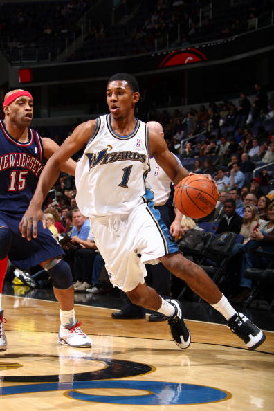 世欧预半场：奥斯马吉闪击，佩里西奇点射，黑山2-1克罗地亚（世欧预半场战报：奥斯马吉开场破门，佩里西奇点射，黑山暂2-1领先克罗地亚）