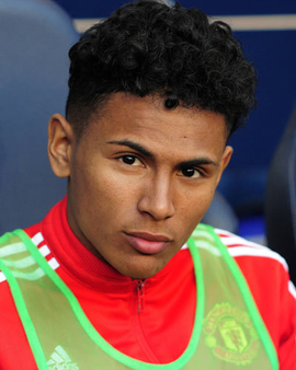 热议U22男足输越南：五后卫+偏哨都输了，非要国际日去忙全运（U22男足不敌越南引热议：五后卫失灵、判罚存争，偏在国际日分心全运）