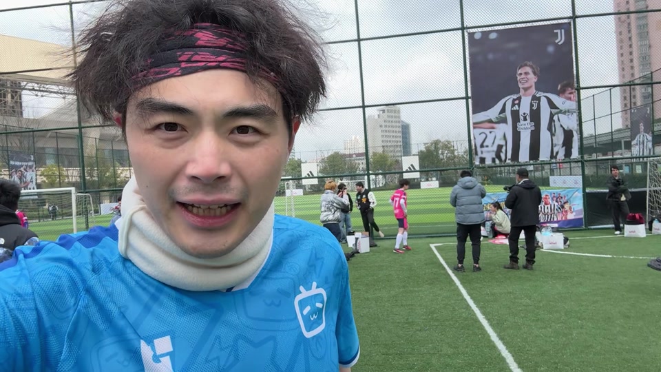 巴顿：李嗣镕一直很努力地训练，他的中超首秀应该是满分（巴顿赞李嗣镕训练刻苦：中超处子秀堪称满分）