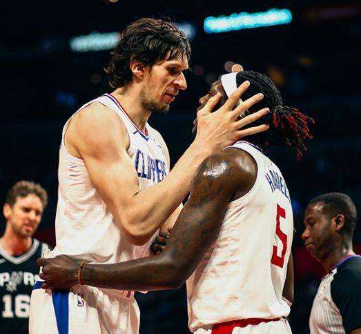 马卡：女足欧国联冠军将获得约40万欧奖金，亚军约25万欧（据马卡报道，女足欧国联冠军奖金约40万欧元，亚军约25万欧元）