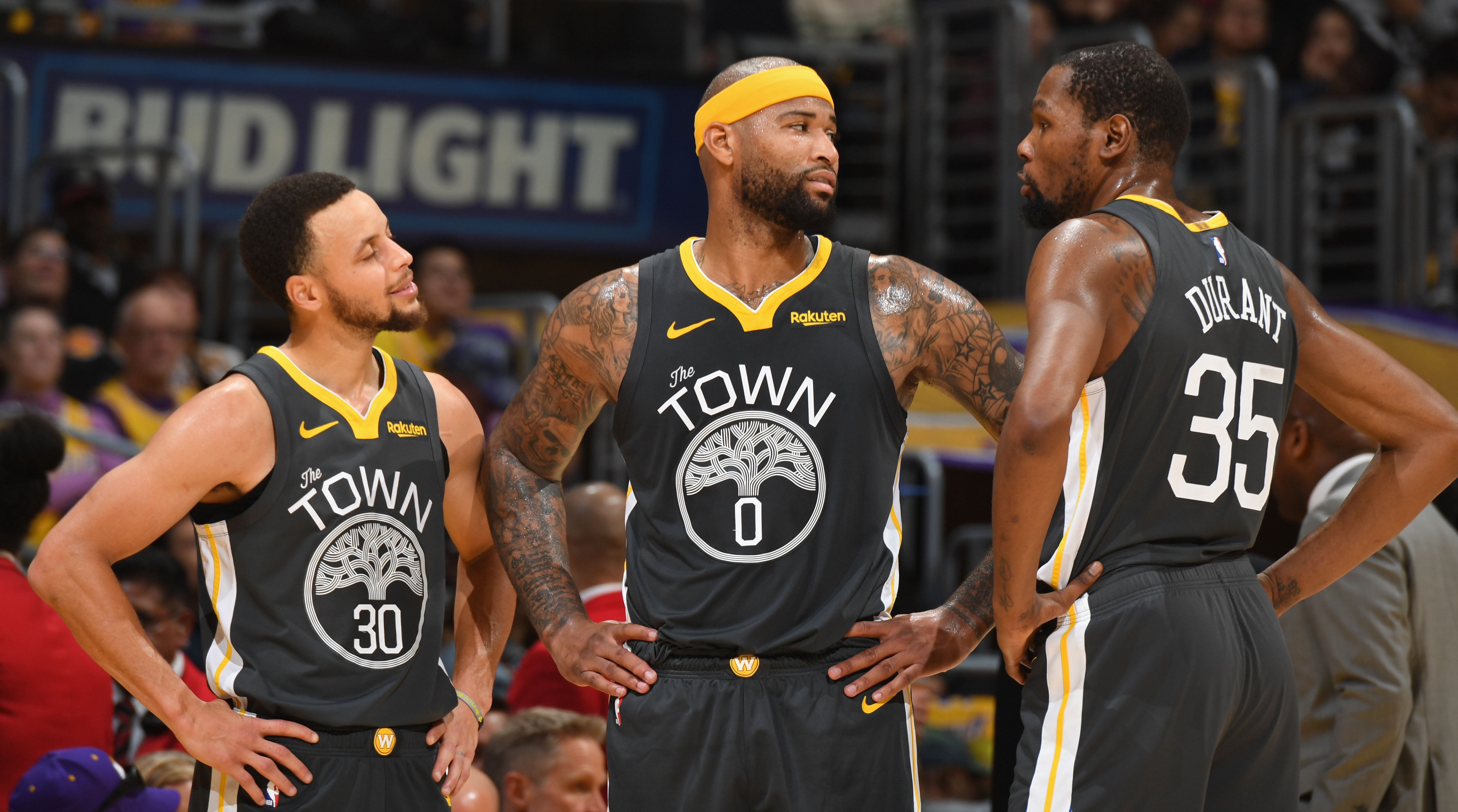 继续稳固西部第二！马刺六连胜后领先掘金半个胜场（马刺豪取六连胜，继续稳居西部第二并领先掘金半个胜场）