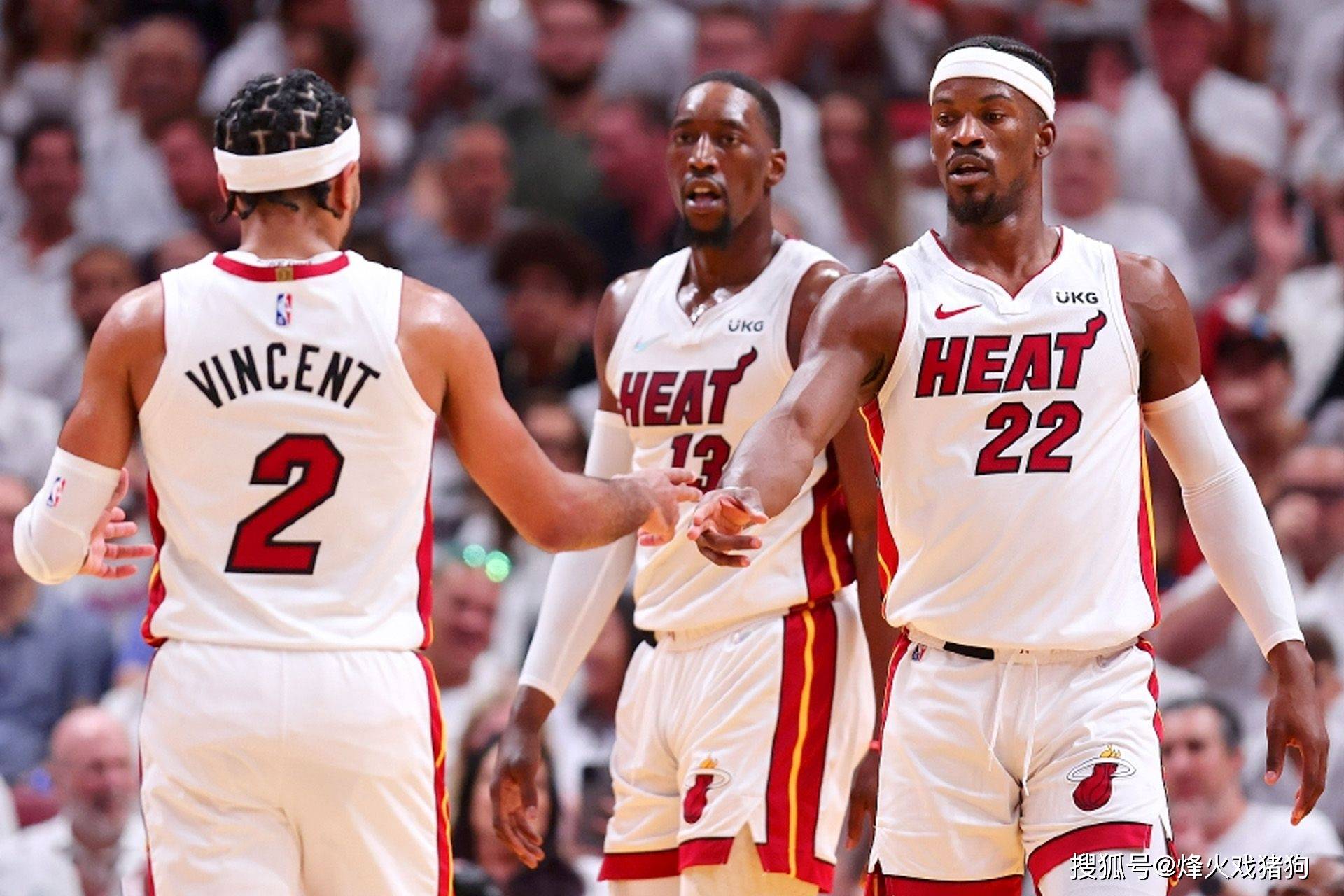 里程碑之战，恩里克迎来执教生涯第400场俱乐部赛事（职业生涯里程碑之战：恩里克迎来第400场俱乐部执教）